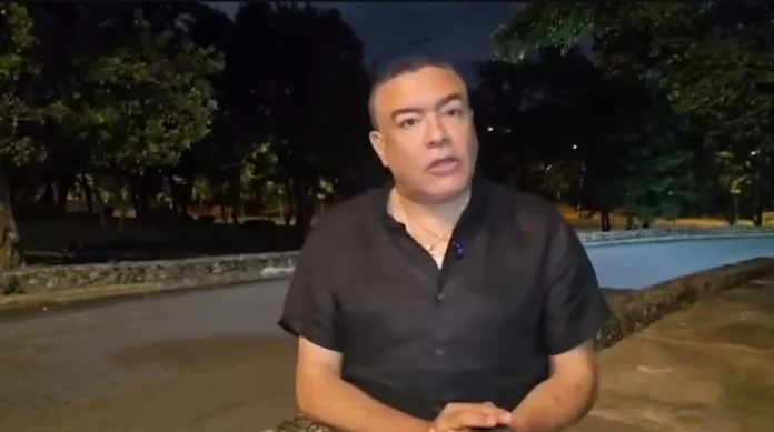 Jhossan Capell entrega casetas a personas sin hogar