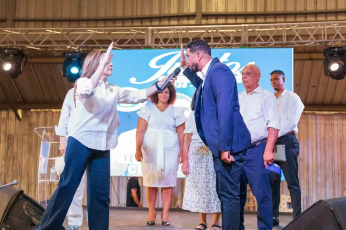 Carolina Mejía juramenta nuevos líderes del PRM