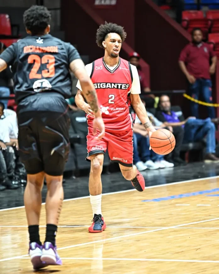 Gigantes y Marineros se enfrentan en Puerto Plata.