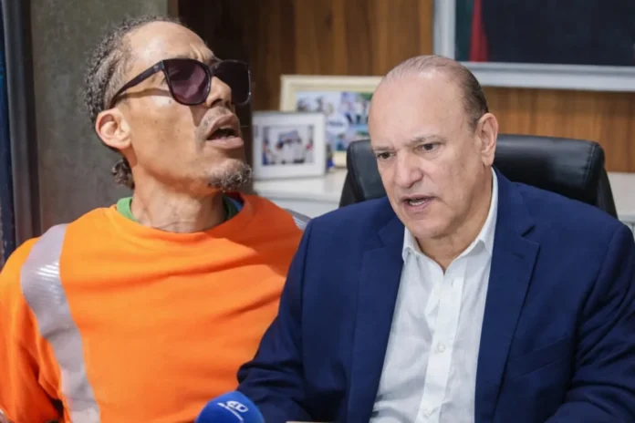 Alcalde condena asesinato de chofer en Santiago.