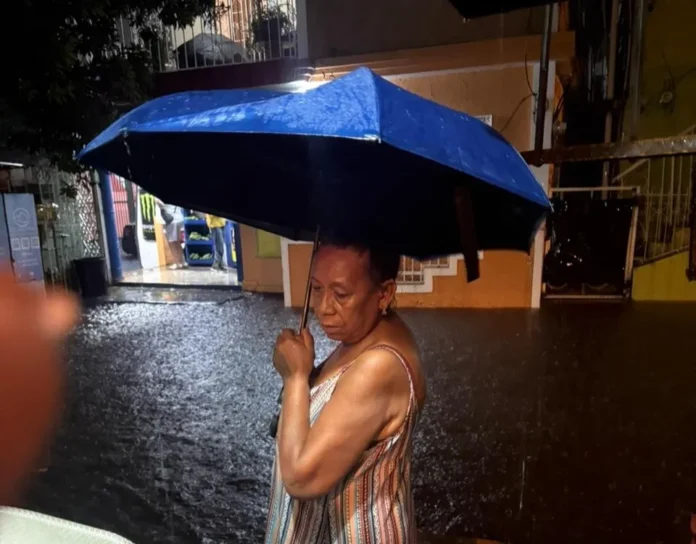 Inundaciones en San Antonio por abandono oficial.