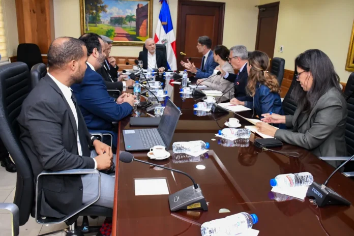 Expertos franceses analizan Código Penal Dominicano