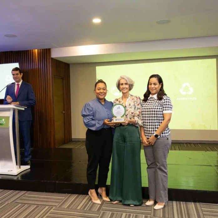 DP World recibe premio por sostenibilidad en RD.