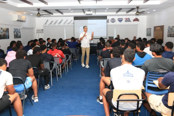 Yankees en charla sobre integridad y liderazgo