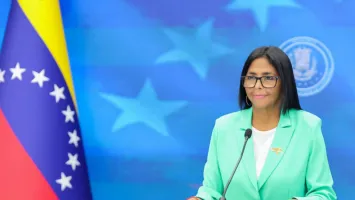 Delcy Rodríguez anuncia recuperación de muelle.