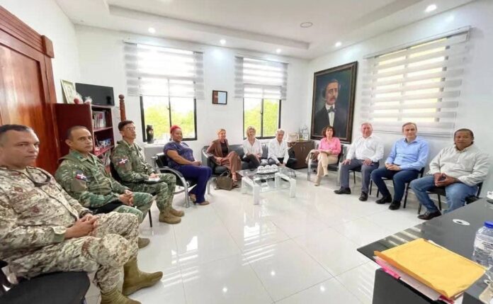 Delegación europea en Pedernales para desarrollo.