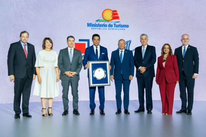 Banca y turismo en crecimiento en RD