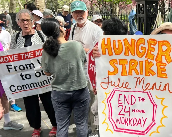 Dominicanas en Nueva York protestan por derechos laborales.