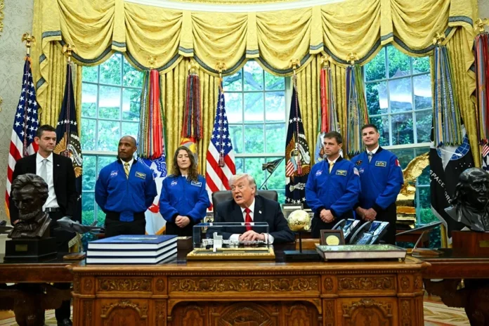 Trump se burla de administrador de la NASA