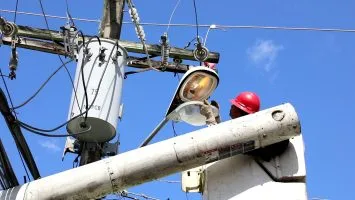 Edeeste invierte en alumbrado público seguro.