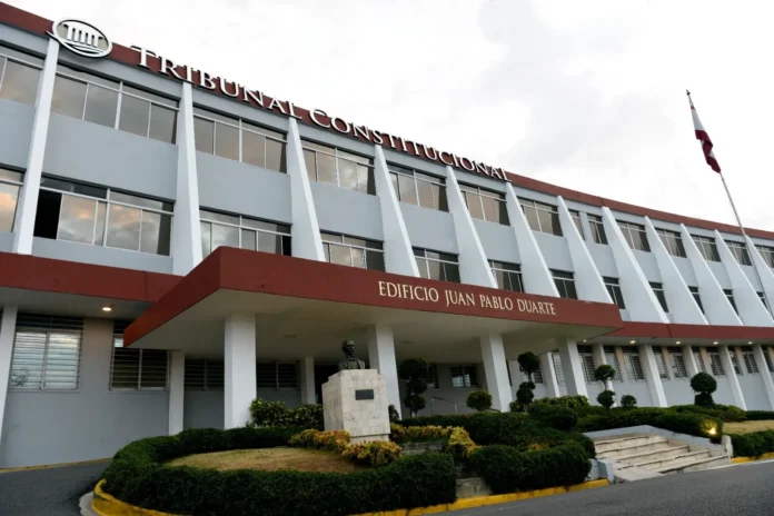 Tribunal Constitucional revisa once expedientes pendientes