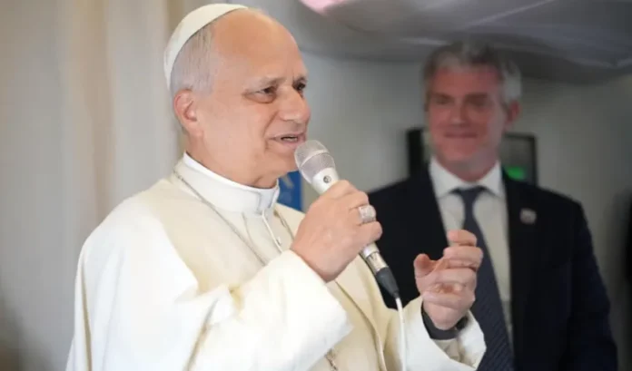 Papa León XIV aboga por paz en Irán