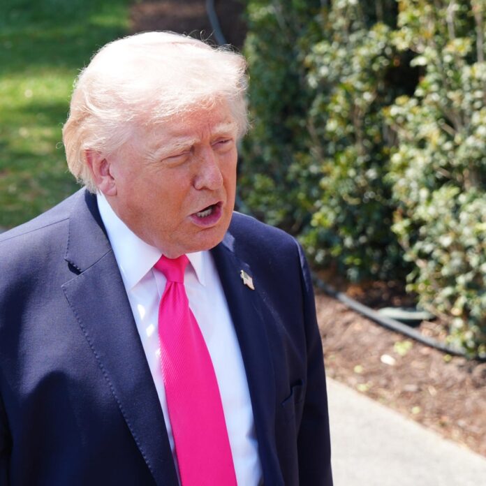 Trump defiende eliminación de impuestos en Las Vegas