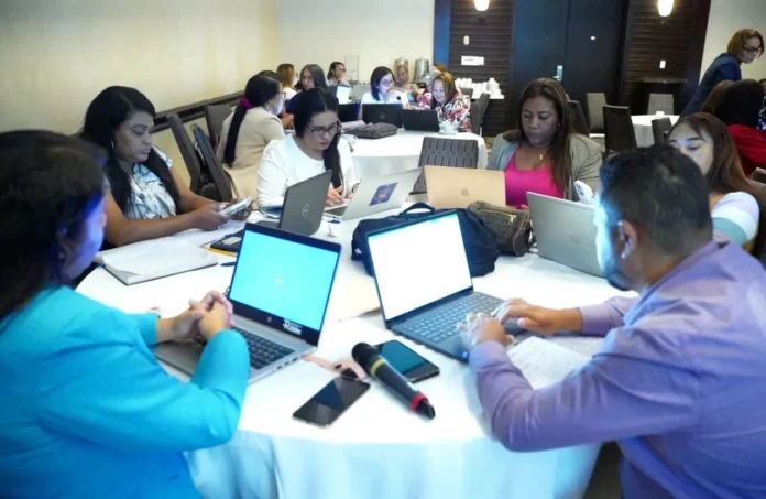 Suspensión de evaluación docente por problemas técnicos.