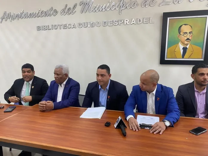 Fuerza del Pueblo denuncia falta de obras