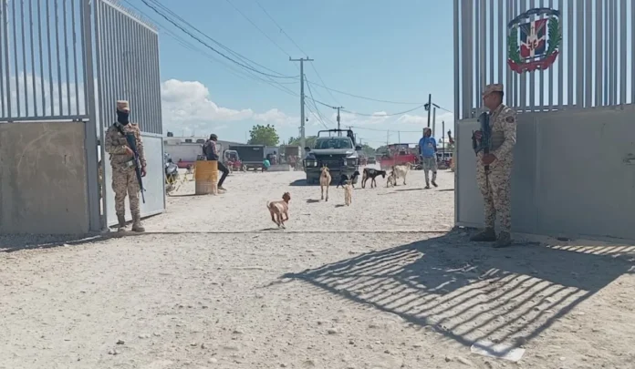 Comercio fronterizo en Pedernales con Haití