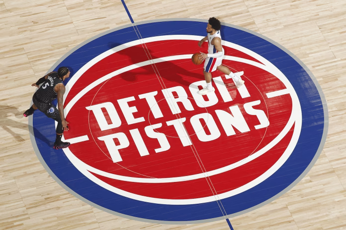 Pistons celebran victoria crucial en playoffs.