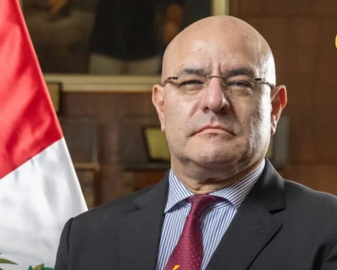 Renuncia del ministro de Defensa de Perú