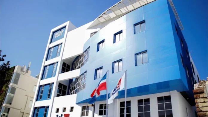 Indotel investiga abusos de telefónicas a usuarios.