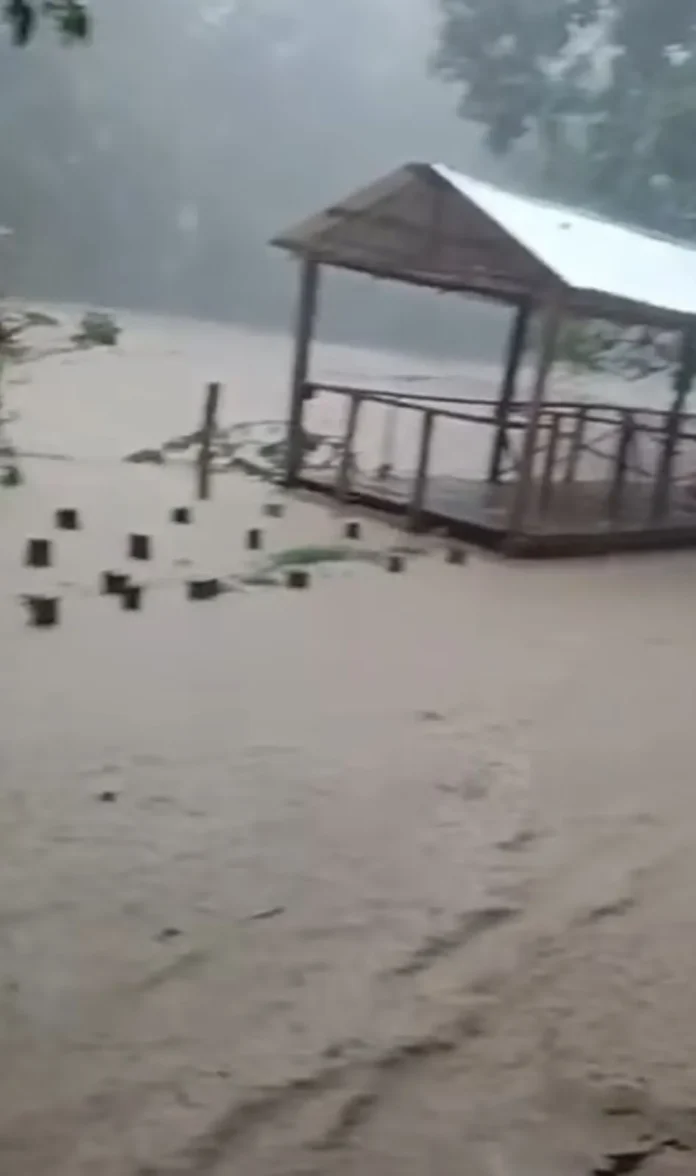 Inundaciones en La Vega por lluvias intensas.