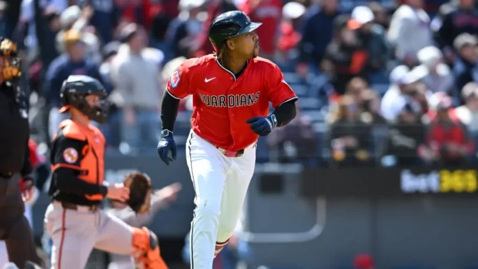 José Ramírez conecta dos jonrones en juego