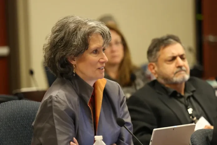 Jueza advierte a Musk en juicio OpenAI