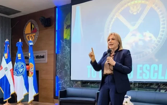 Lolita Suárez en conferencia UASD 2023