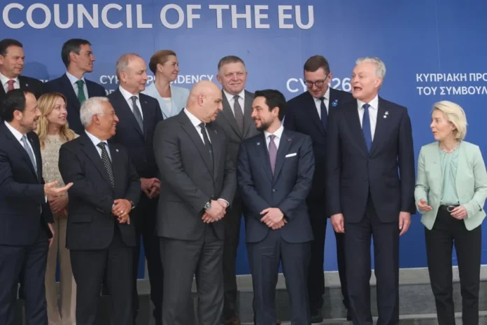 Líderes de la UE discuten crisis energética.