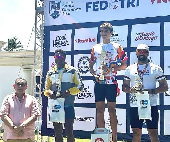 David Ballesta campeón triatlón Costa del Faro