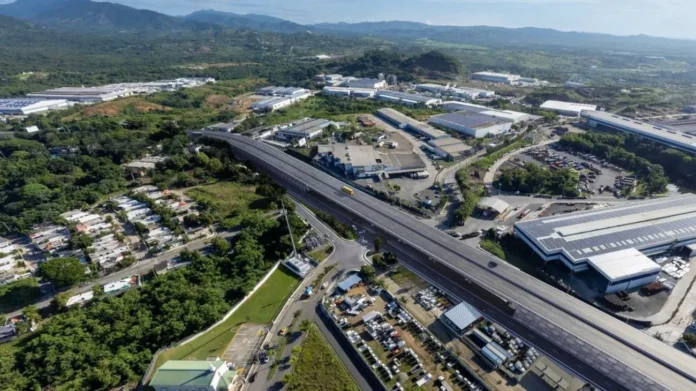 Contrato para paso elevado en Autopista Duarte