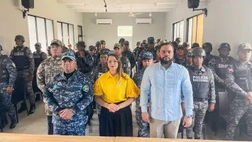 Capacitación de policías en San Cristóbal.