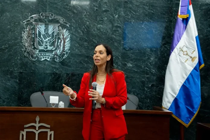 Juezas discuten justicia restaurativa en panel.