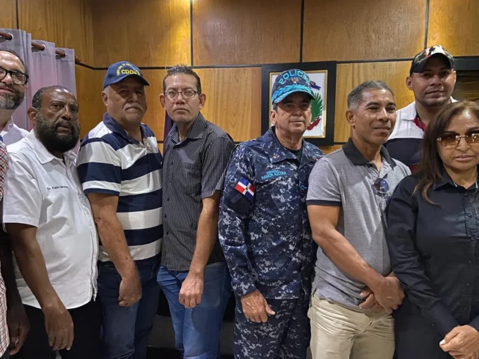 Policía y Derechos Humanos promueven convivencia.