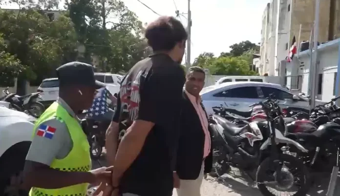 Camionero choca unidad Digesett y es detenido.