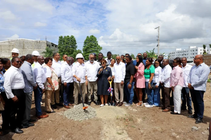 Centro de atención infantil en Boca Chica