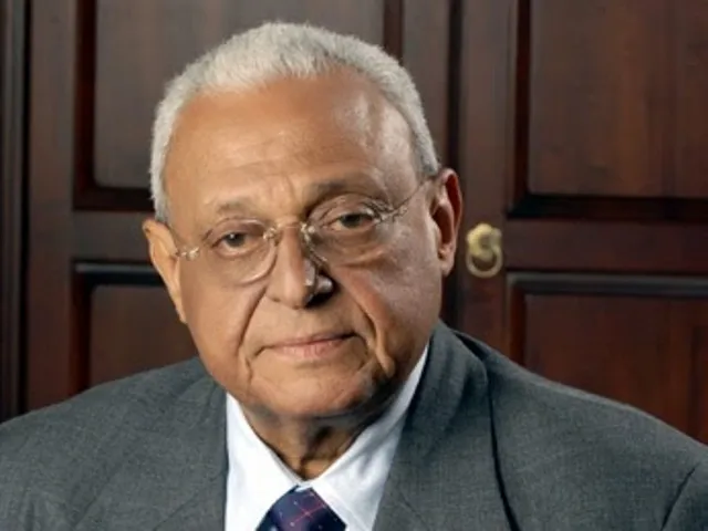 Llamado a la paz y detención del armamento.