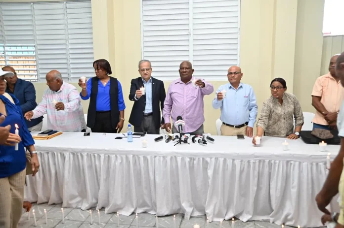 Ceremonia en honor a trabajadores fallecidos.