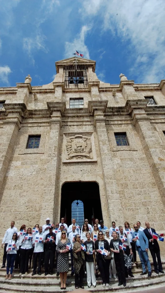 Conmemoración del 61 aniversario de la Revolución