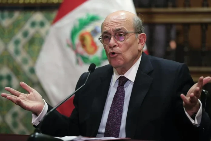 Renuncia del canciller peruano por compra de F-16