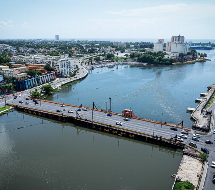 Cierre del Puente Flotante sobre el Ozama