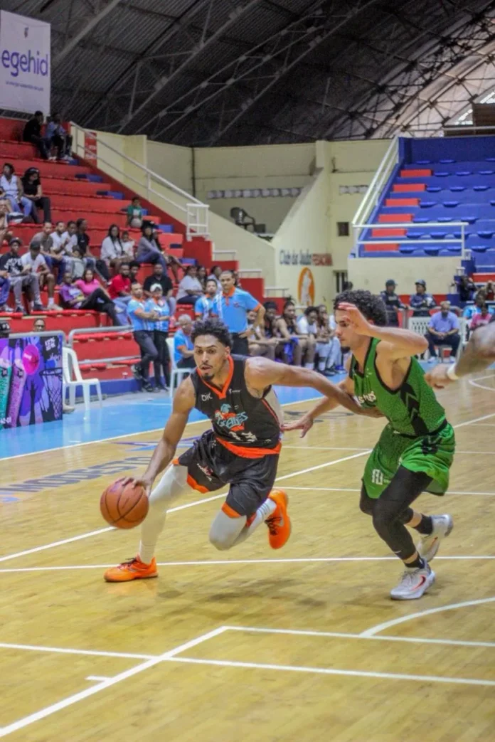 Titanes celebran victoria sobre Soles 89-82.