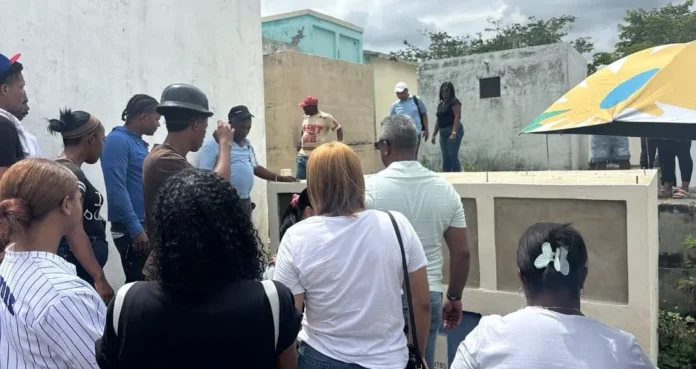 Familia pide justicia por joven asesinada.