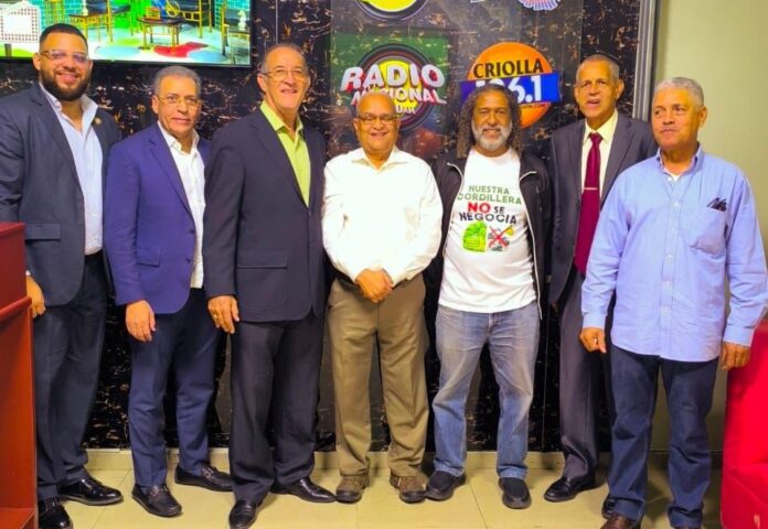 Panel sobre minería en la Cordillera Septentrional