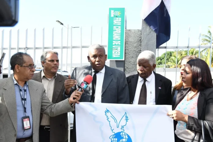 Director del CEA acusado de corrupción.