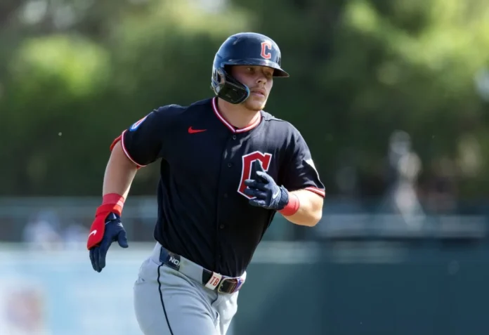 Travis Bazzana, nuevo prospecto de los Guardianes.