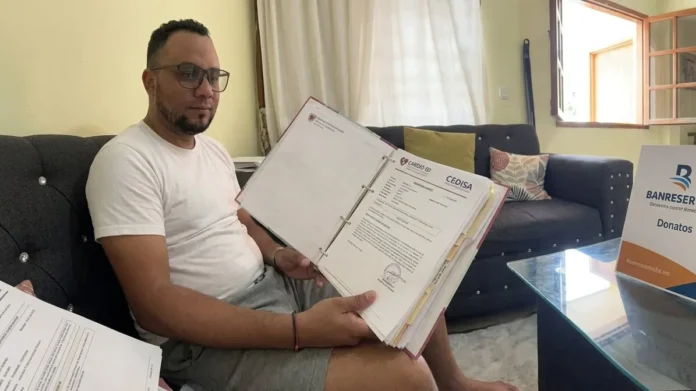 Joven con trombosis solicita ayuda en Pedernales