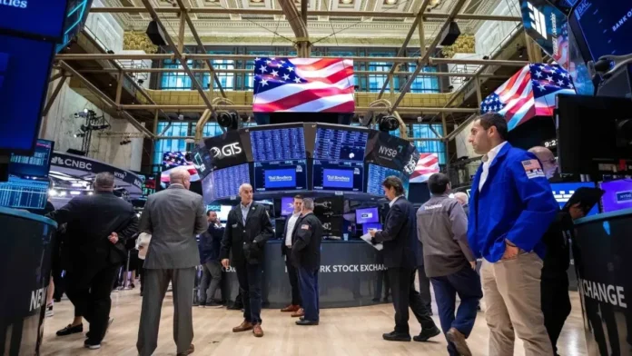Wall Street cierra en rojo por ataques.