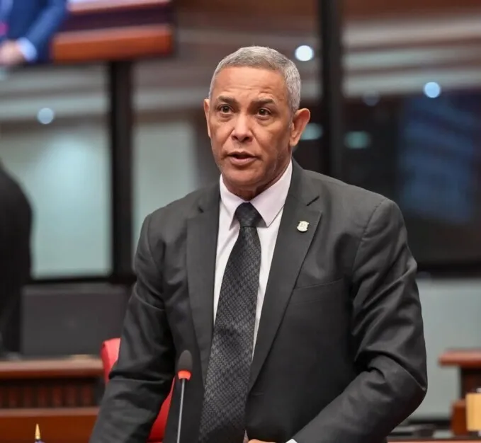 Franklin Romero, senador mejor evaluado del país.