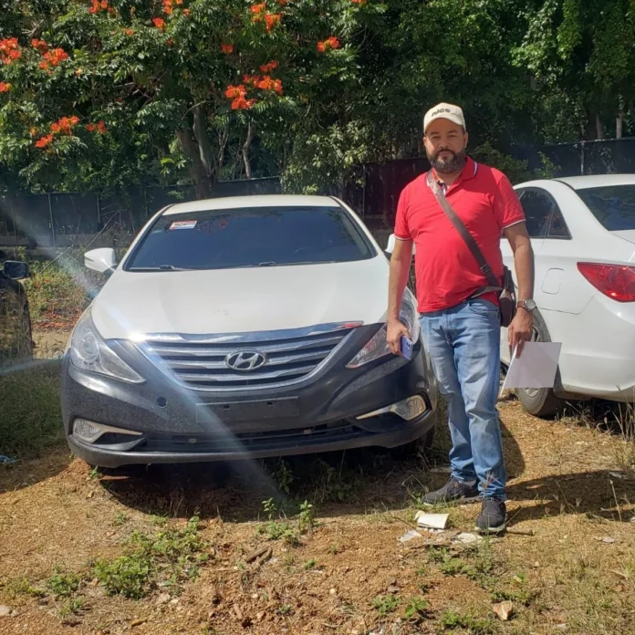 Policía recupera vehículos robados en Santiago