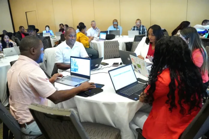 Evaluación docente mejora calidad educativa en país